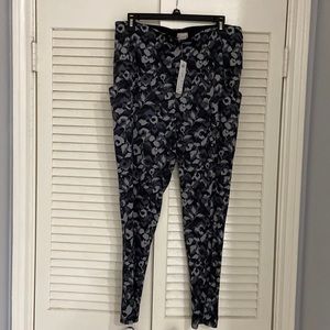 Chicos Zenergy So Slimming Leggings